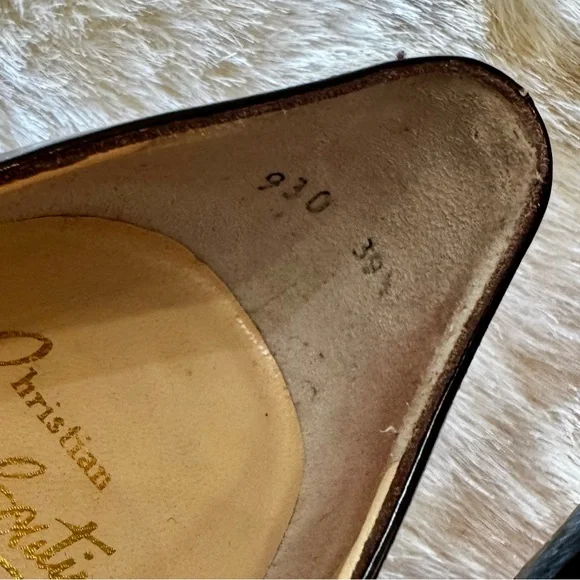 Christian Louboutin black patent round toe pumps 39.5 - Picture 8 of 15